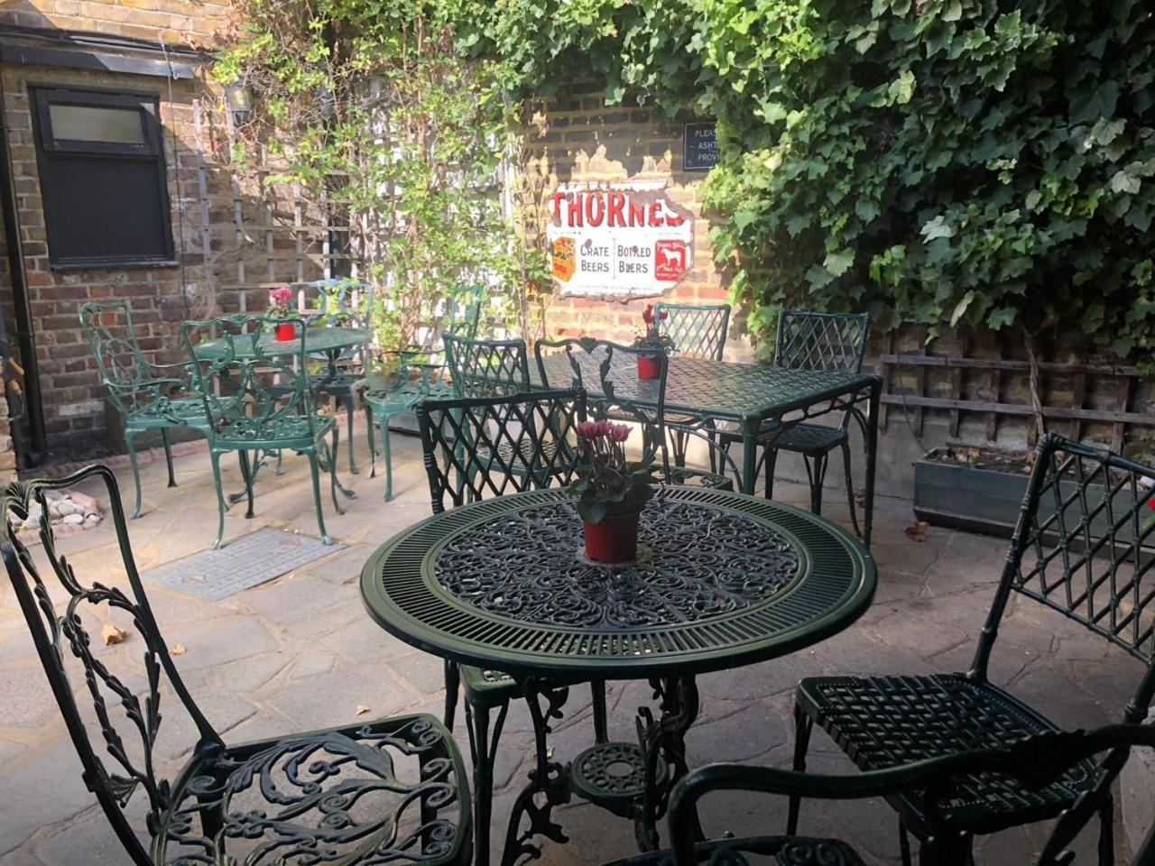 The Windsor Trooper Pub & Inn Экстерьер фото