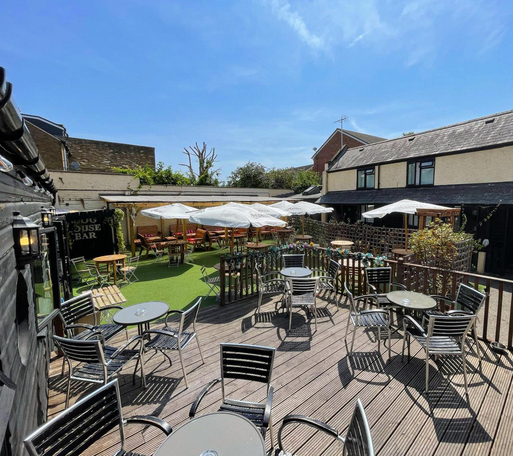 The Windsor Trooper Pub & Inn Экстерьер фото